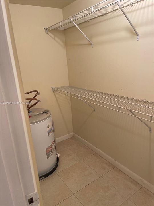For Rent: $1,400 (1 beds, 1 baths, 543 Square Feet)