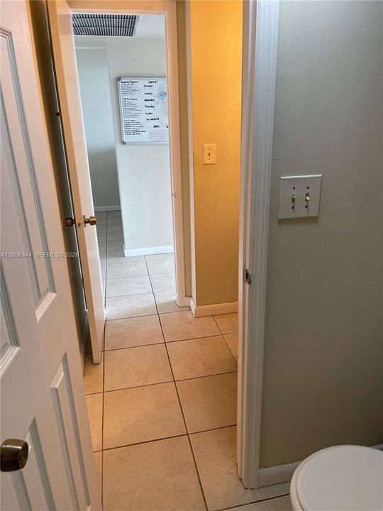 For Rent: $1,400 (1 beds, 1 baths, 543 Square Feet)