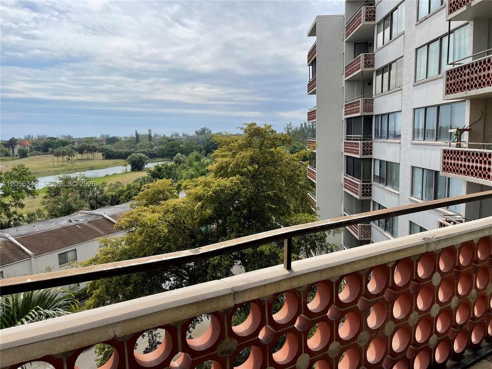 For Rent: $1,400 (1 beds, 1 baths, 543 Square Feet)