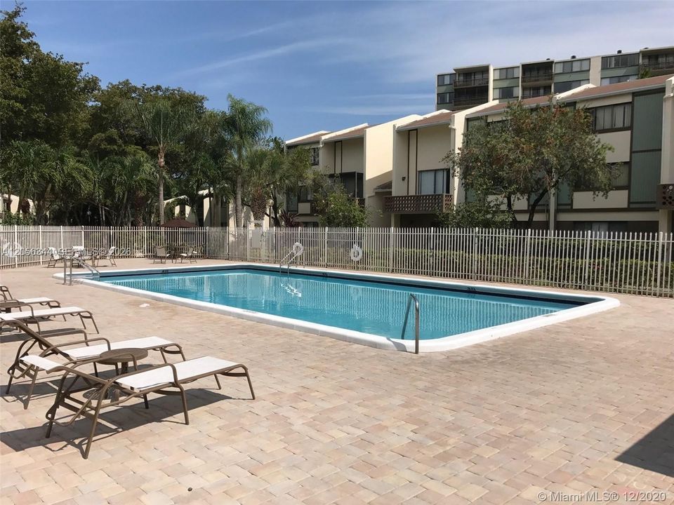 For Rent: $1,400 (1 beds, 1 baths, 543 Square Feet)
