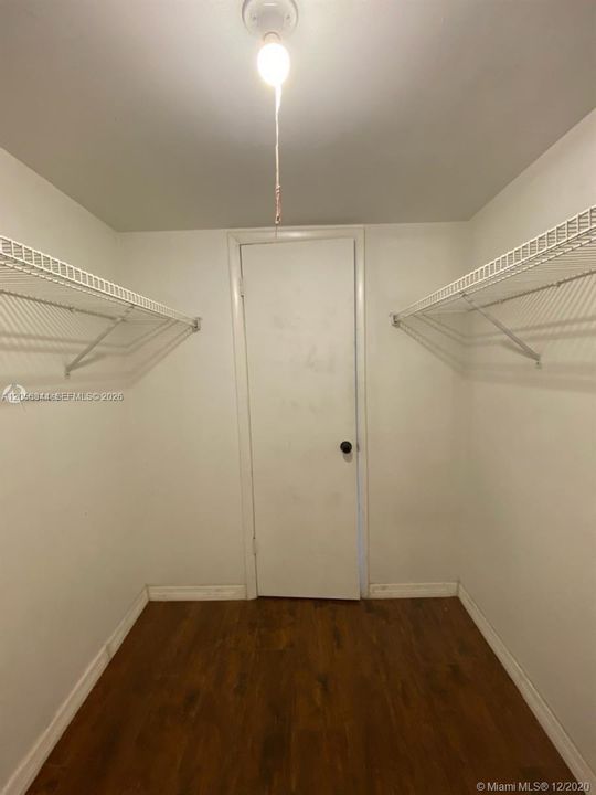 For Rent: $1,400 (1 beds, 1 baths, 543 Square Feet)
