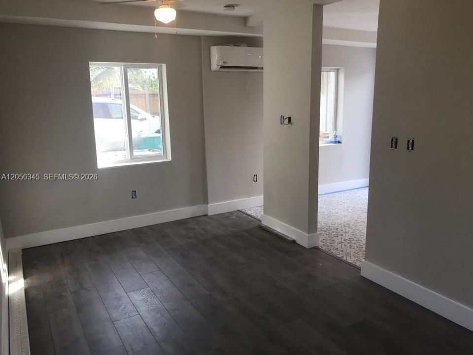В аренду: $1,400 (1 спален, 1 ванн, 650 Квадратных фут)