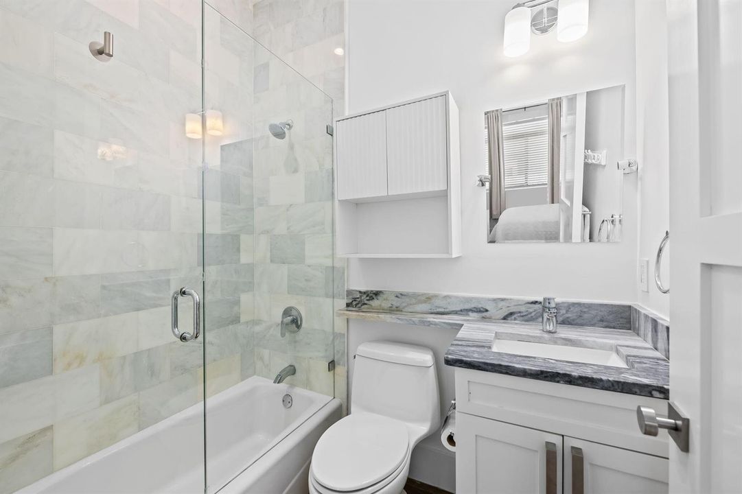 3209 bathroom guest