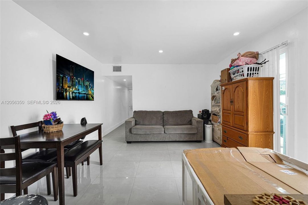 For Sale: $585,000 (0 beds, 0 baths, 1120 Square Feet)