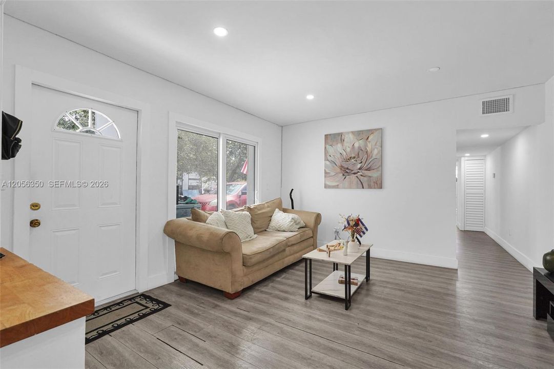 For Sale: $585,000 (0 beds, 0 baths, 1120 Square Feet)