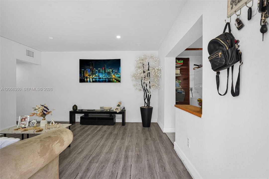 For Sale: $585,000 (0 beds, 0 baths, 1120 Square Feet)