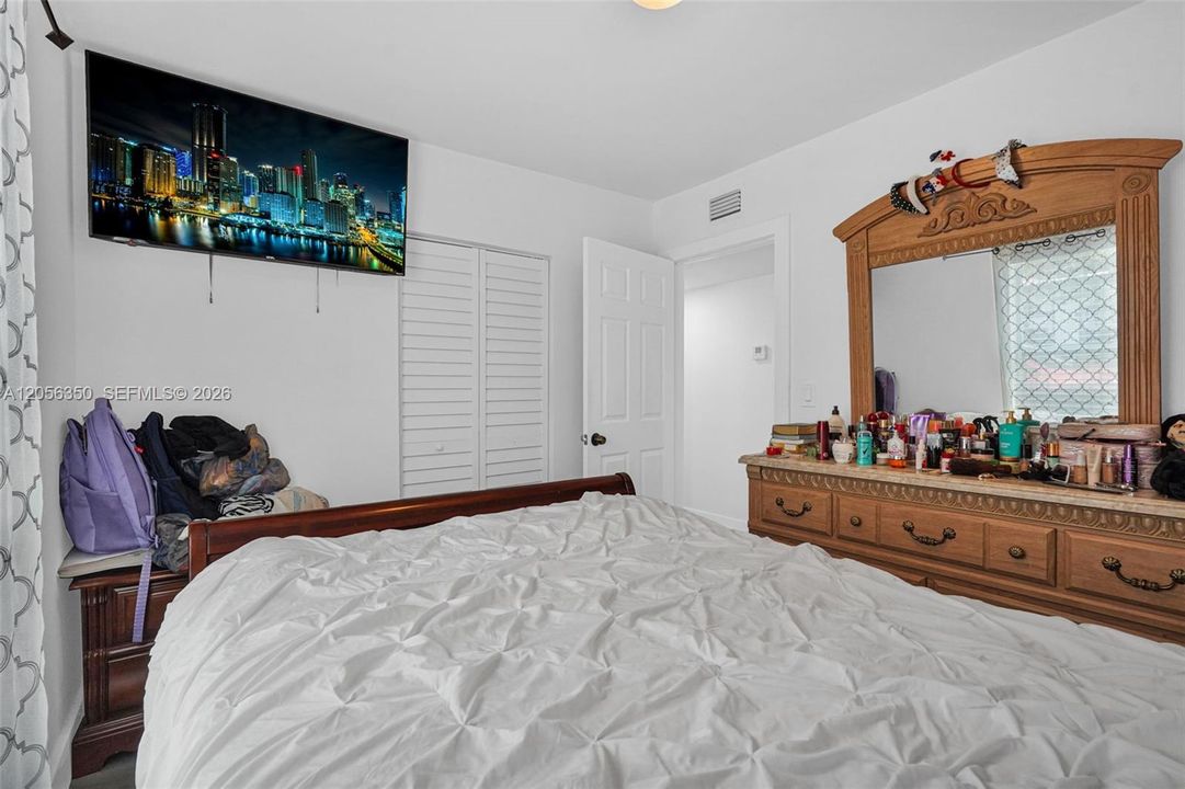 For Sale: $585,000 (0 beds, 0 baths, 1120 Square Feet)