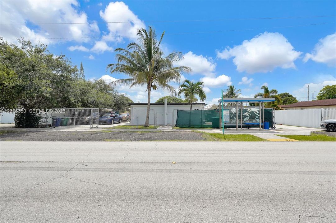 For Sale: $585,000 (0 beds, 0 baths, 1120 Square Feet)