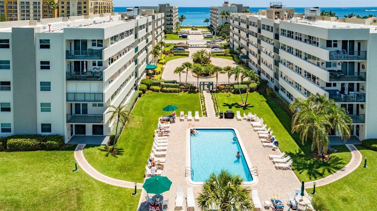 Intracoastal Side Pool
