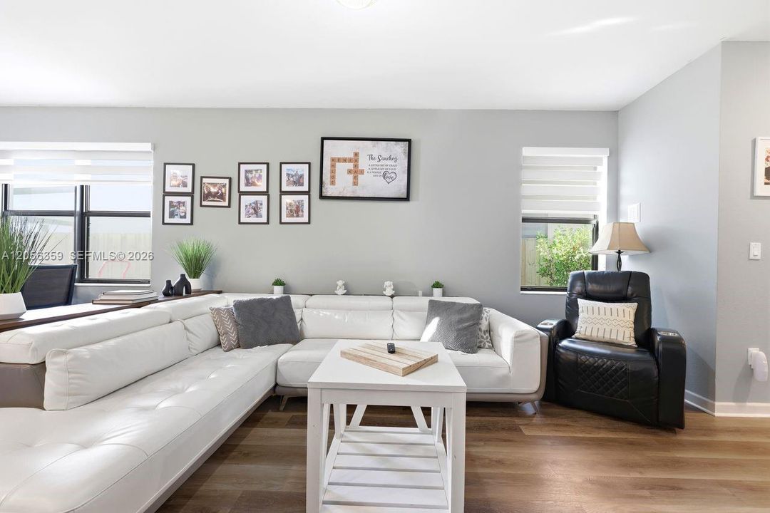 En Venta: $475,000 (3 camas, 2 baños, 1514 Pies cuadrados)