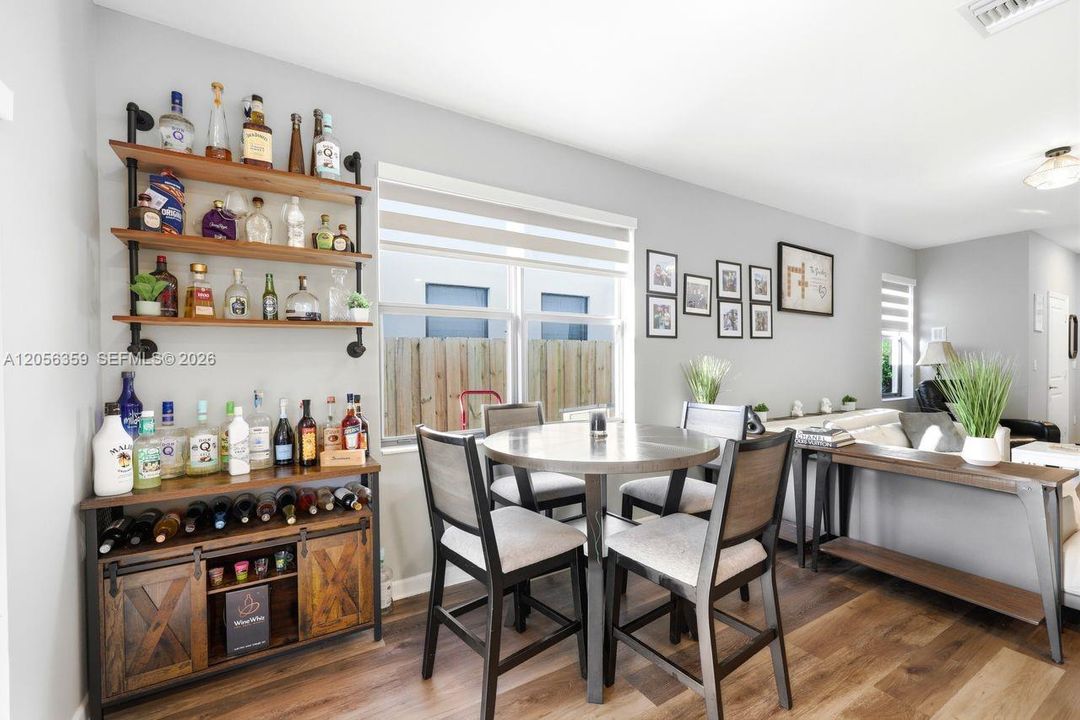En Venta: $475,000 (3 camas, 2 baños, 1514 Pies cuadrados)