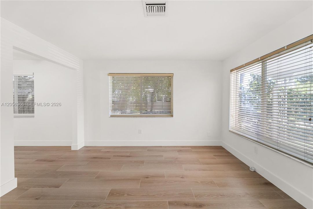 En Renta: $3,700 (3 camas, 2 baños, 1875 Pies cuadrados)