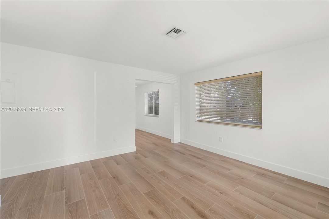 En Renta: $3,700 (3 camas, 2 baños, 1875 Pies cuadrados)