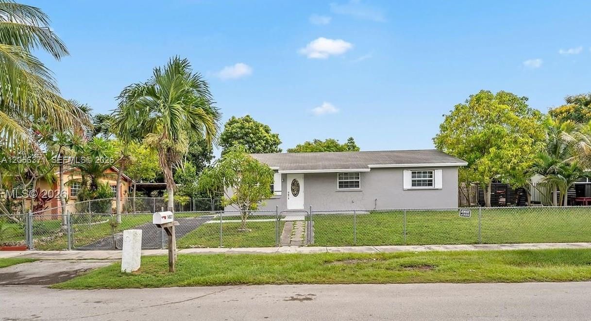 For Sale: $460,000 (3 beds, 1 baths, 1056 Square Feet)