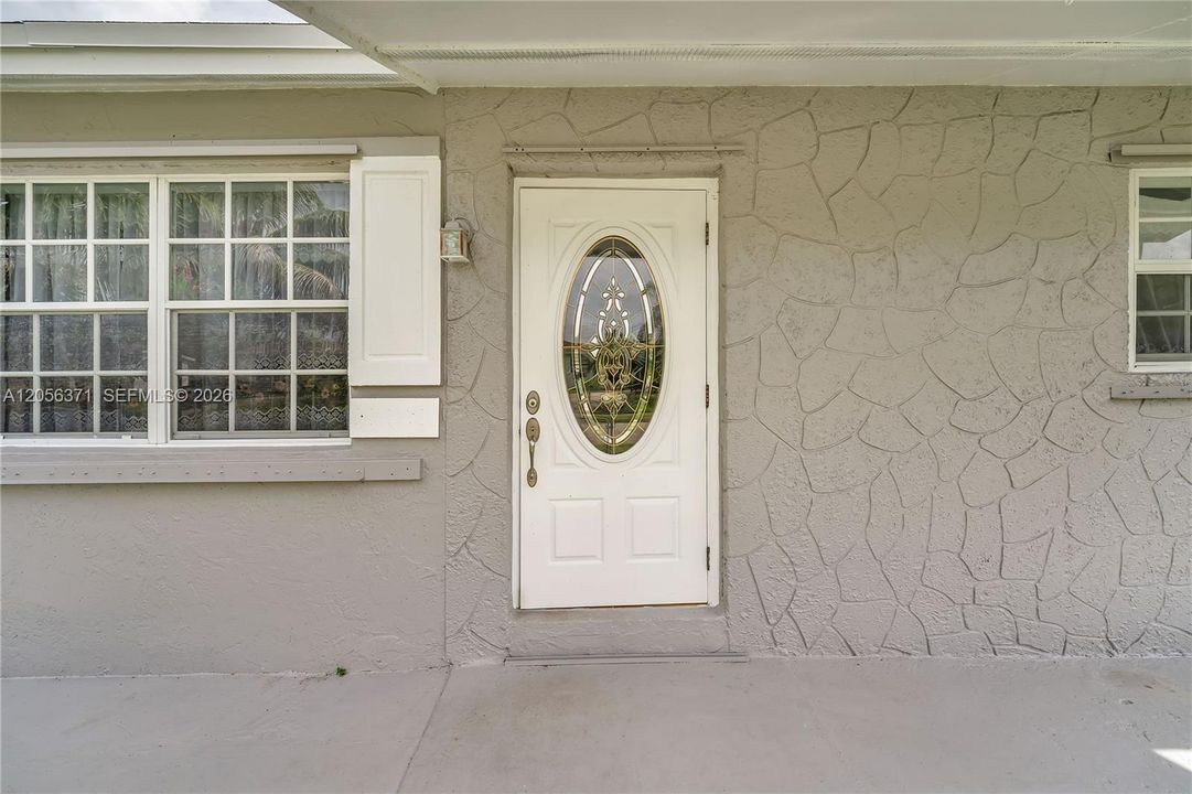For Sale: $460,000 (3 beds, 1 baths, 1056 Square Feet)