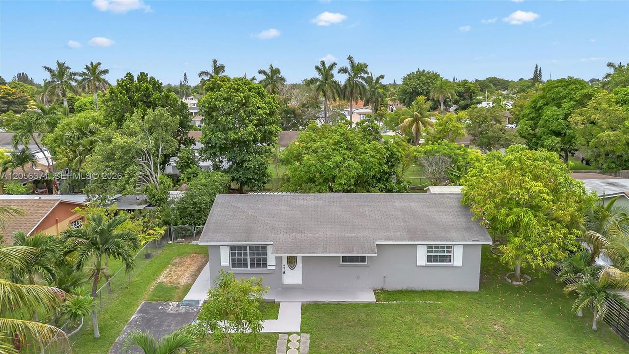 For Sale: $460,000 (3 beds, 1 baths, 1056 Square Feet)