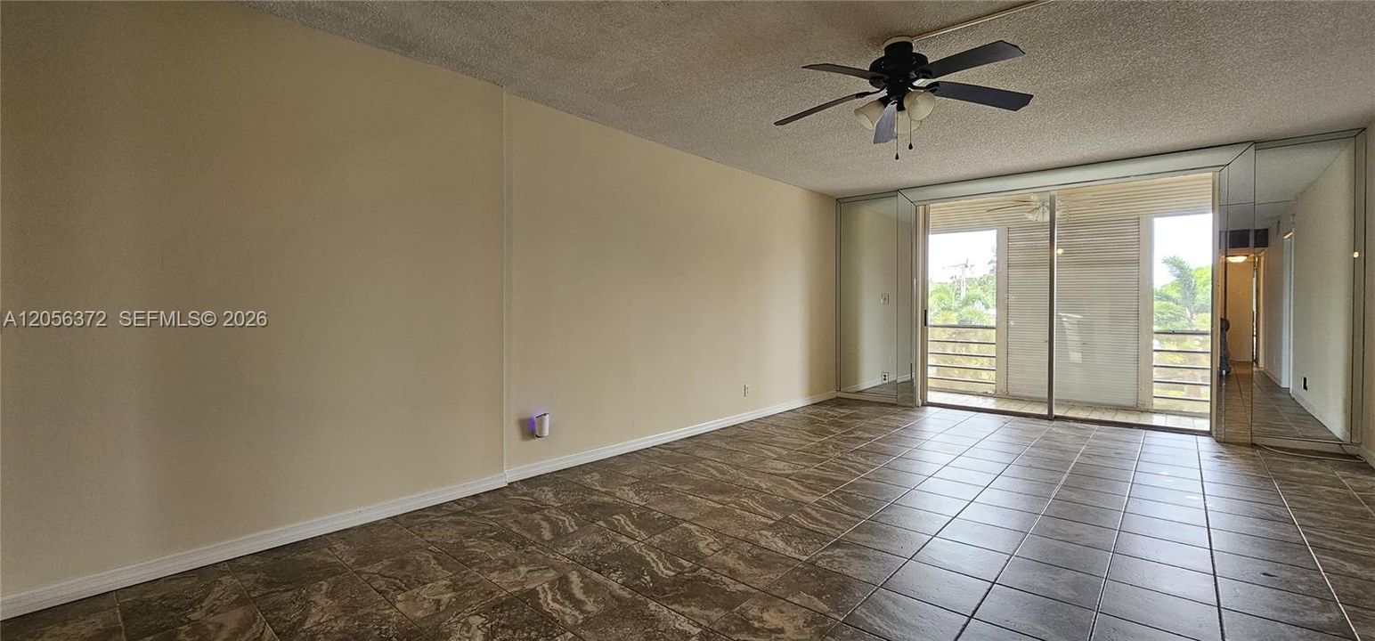 В аренду: $1,650 (1 спален, 1 ванн, 940 Квадратных фут)