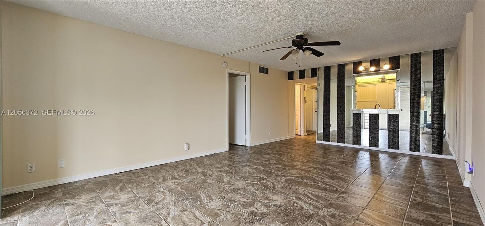 В аренду: $1,650 (1 спален, 1 ванн, 940 Квадратных фут)