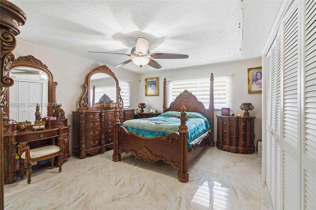 На продажу: $969,000 (3 спален, 3 ванн, 1904 Квадратных фут)