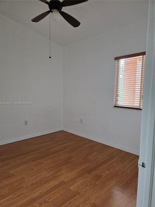 For Rent: $1,900 (2 beds, 2 baths, 910 Square Feet)