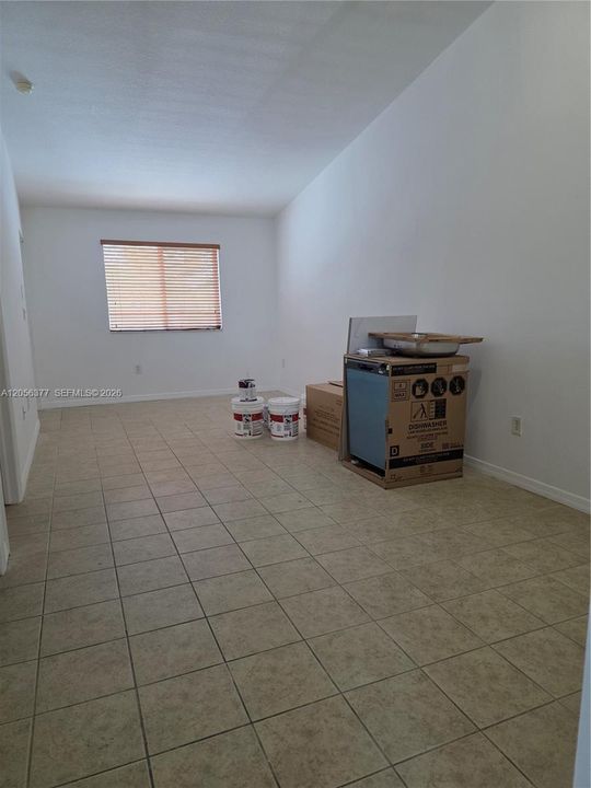 For Rent: $1,900 (2 beds, 2 baths, 910 Square Feet)