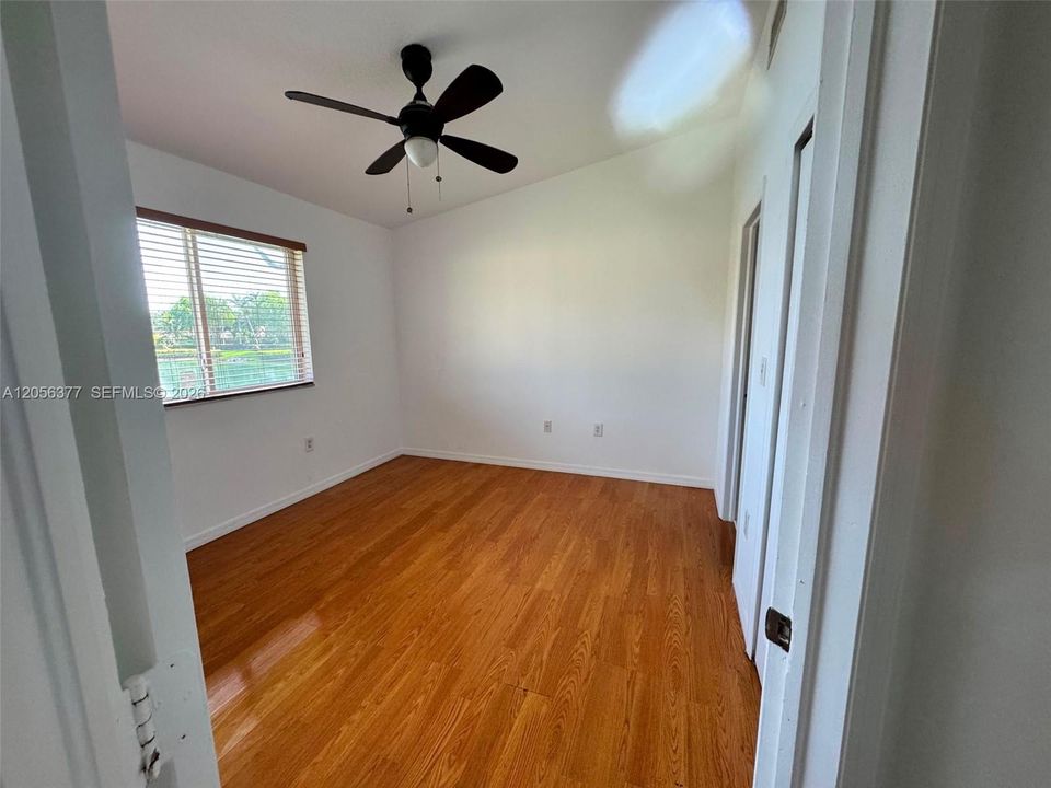 For Rent: $1,900 (2 beds, 2 baths, 910 Square Feet)