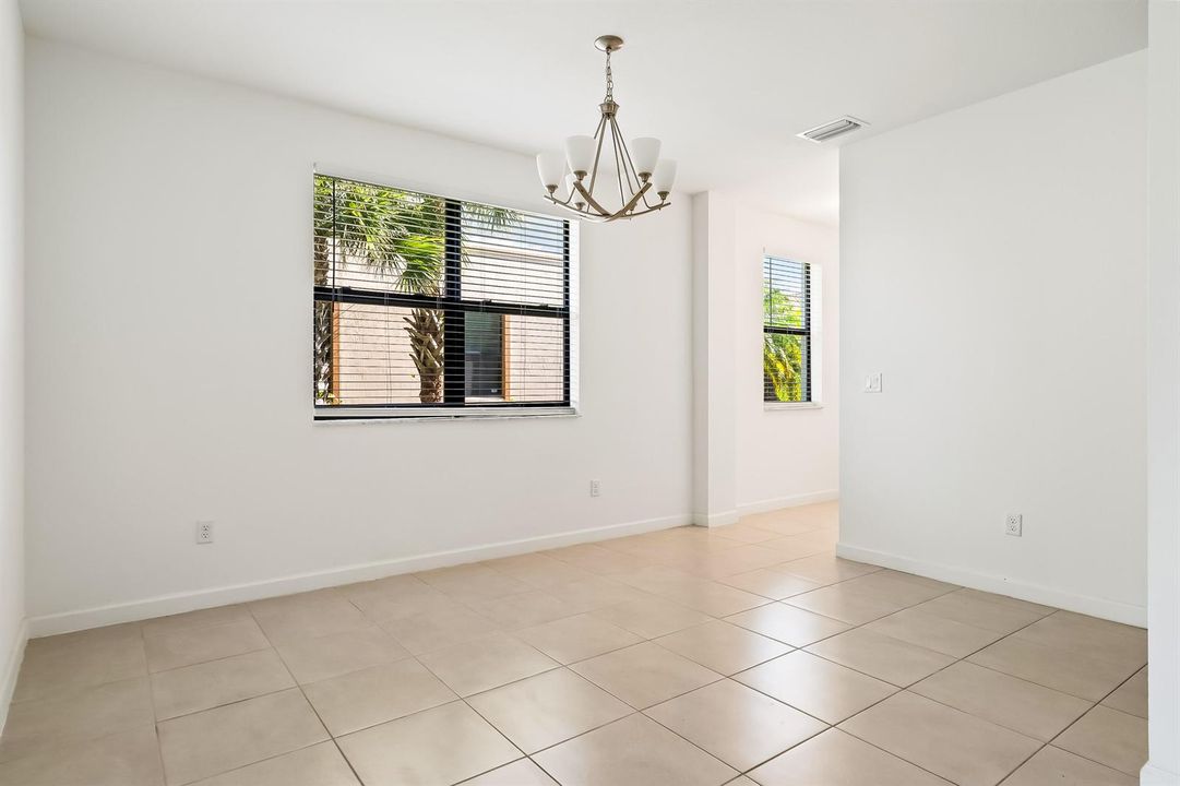 5323 Santa Maria Ave 08