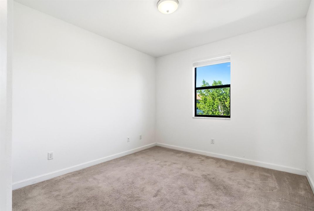 5323 Santa Maria Ave 27
