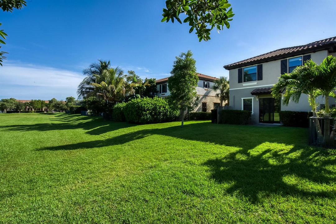 5323 Santa Maria Ave 41