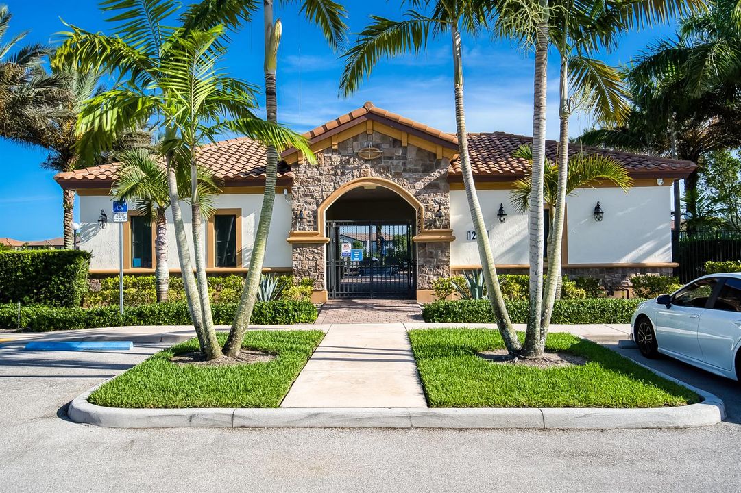 5323 Santa Maria Ave 54