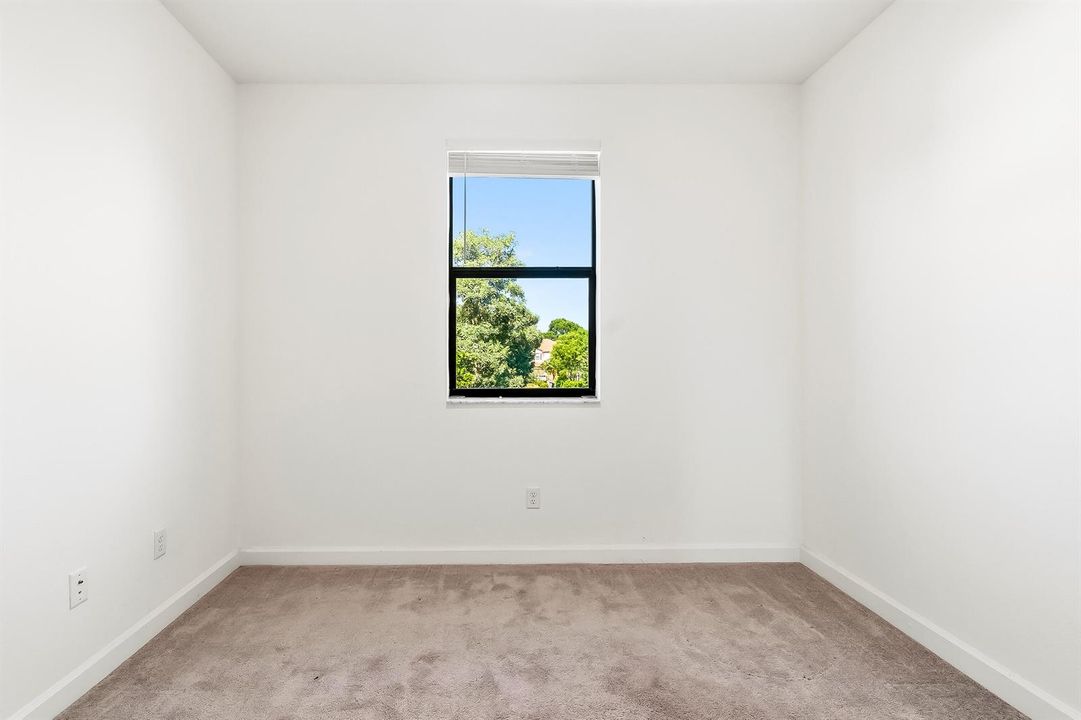 5323 Santa Maria Ave 28
