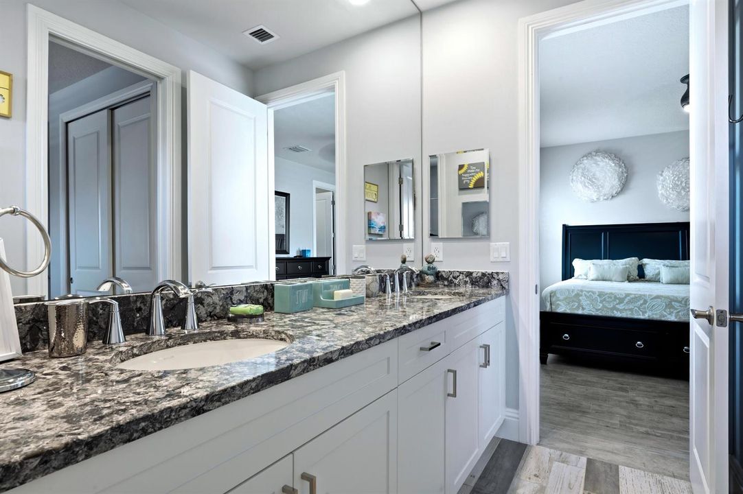 Jack & Jill Bath
