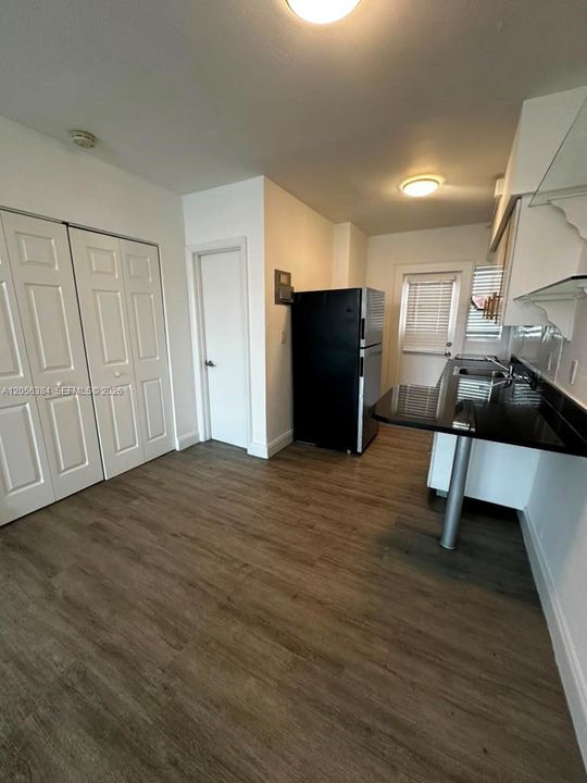В аренду: $1,650 (0 спален, 1 ванн, 468 Квадратных фут)