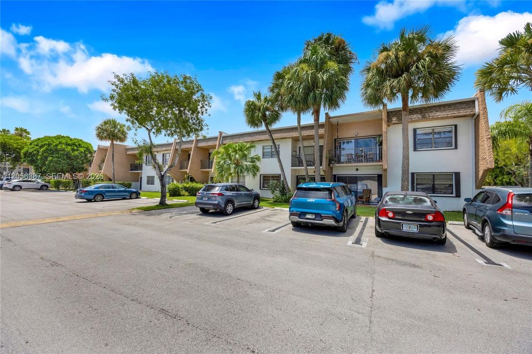 For Rent: $1,850 (1 beds, 1 baths, 672 Square Feet)