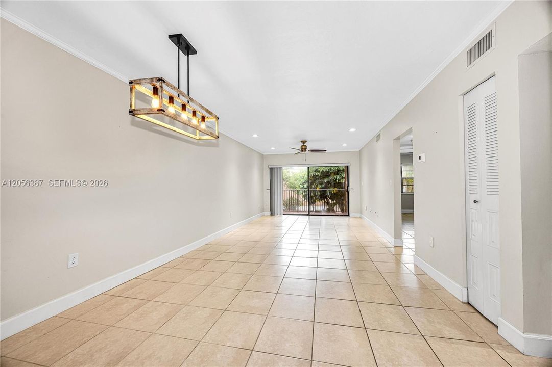 For Rent: $1,850 (1 beds, 1 baths, 672 Square Feet)