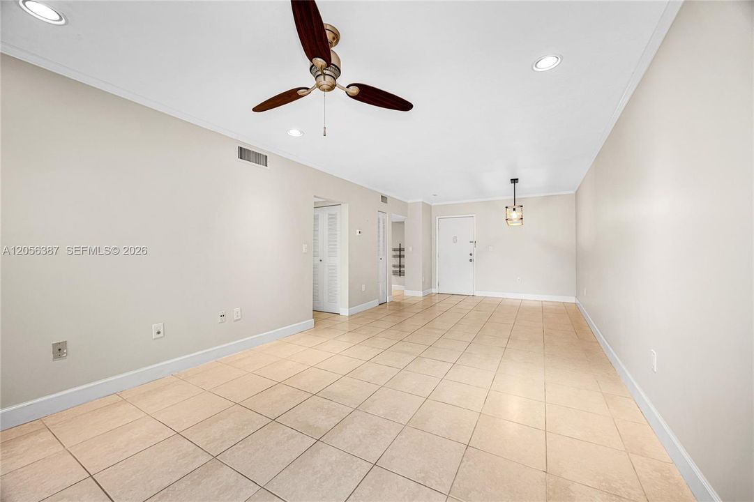 For Rent: $1,850 (1 beds, 1 baths, 672 Square Feet)