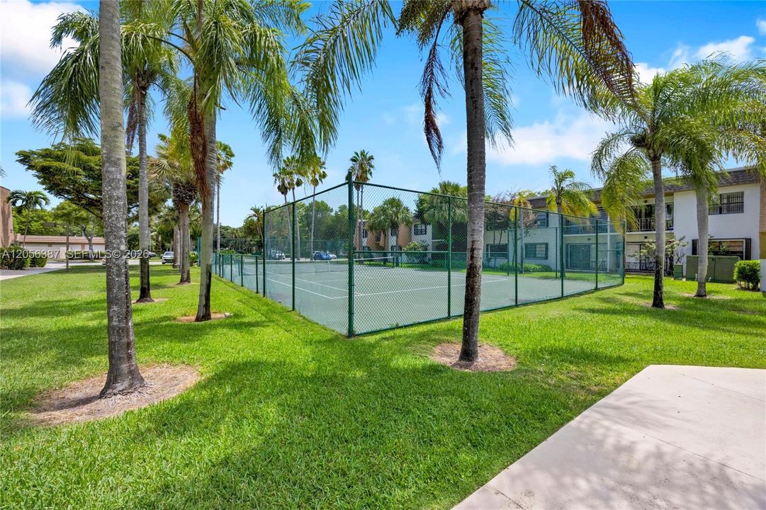 For Rent: $1,850 (1 beds, 1 baths, 672 Square Feet)