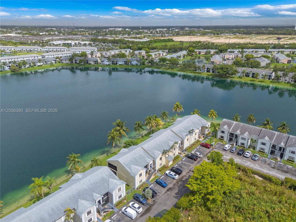 На продажу: $235,000 (3 спален, 2 ванн, 1195 Квадратных фут)