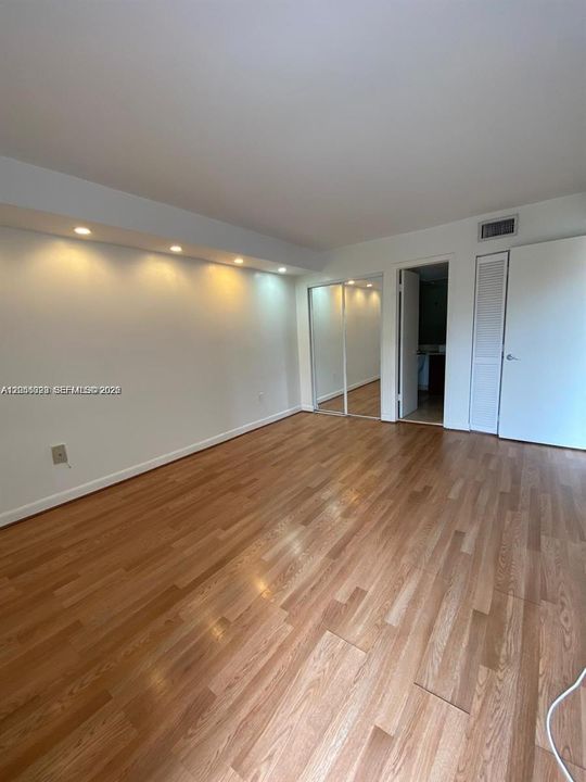 В аренду: $1,950 (2 спален, 2 ванн, 782 Квадратных фут)