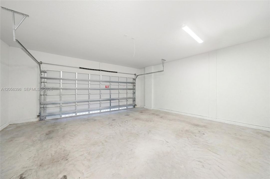 En Renta: $3,800 (4 camas, 3 baños, 2412 Pies cuadrados)
