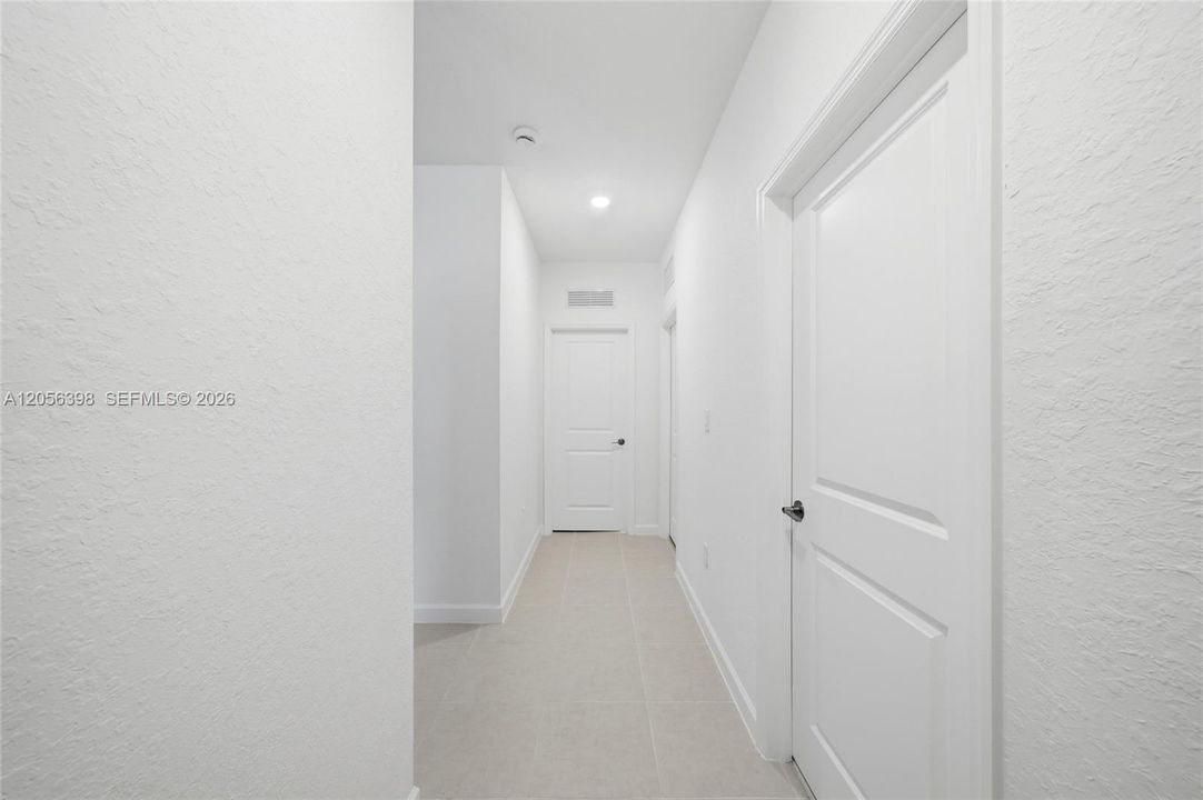 En Renta: $3,800 (4 camas, 3 baños, 2412 Pies cuadrados)