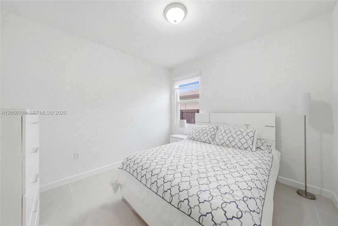 En Renta: $3,800 (4 camas, 3 baños, 2412 Pies cuadrados)