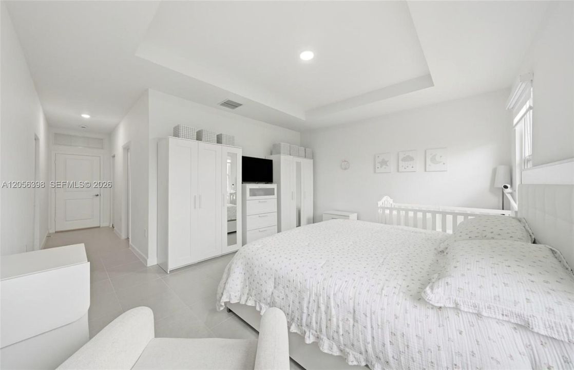 En Renta: $3,800 (4 camas, 3 baños, 2412 Pies cuadrados)
