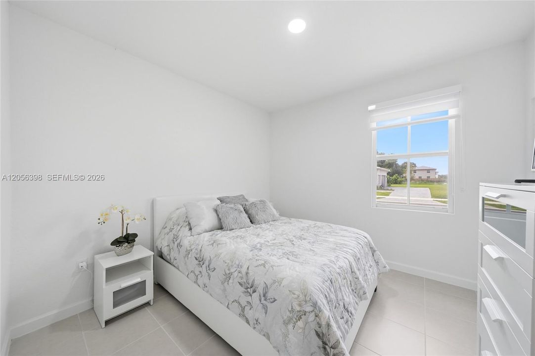 En Renta: $3,800 (4 camas, 3 baños, 2412 Pies cuadrados)
