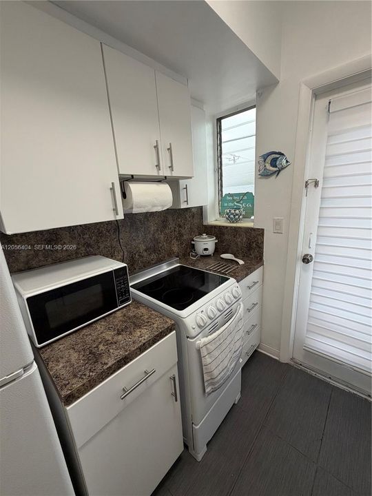 For Rent: $1,650 (0 beds, 1 baths, 380 Square Feet)