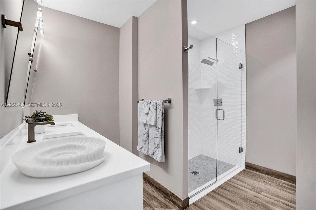 В аренду: $9,000 (2 спален, 2 ванн, 820 Квадратных фут)