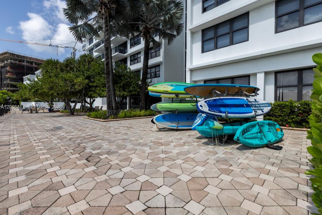 En Venta: $570,000 (2 camas, 2 baños, 1300 Pies cuadrados)