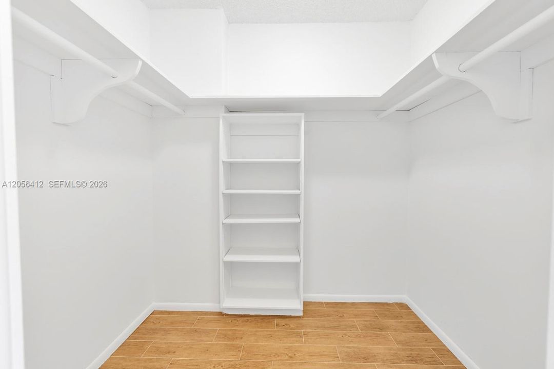 En Venta: $570,000 (2 camas, 2 baños, 1300 Pies cuadrados)