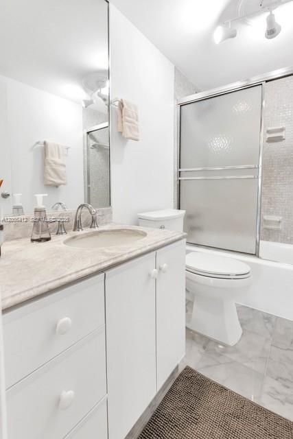 En Venta: $570,000 (2 camas, 2 baños, 1300 Pies cuadrados)