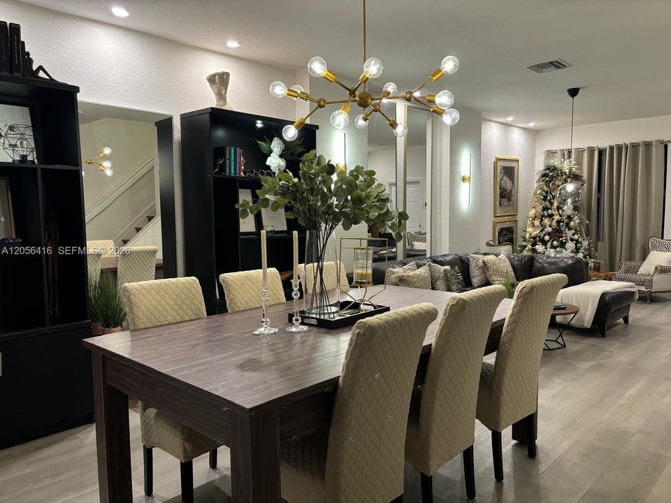 В аренду: $3,800 (4 спален, 2 ванн, 2058 Квадратных фут)